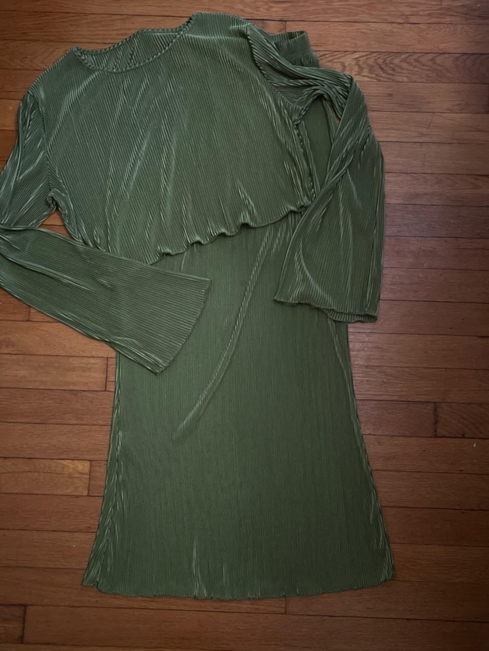 Olive Green Pleated Long-Sleeve Women’s Two Piece Set